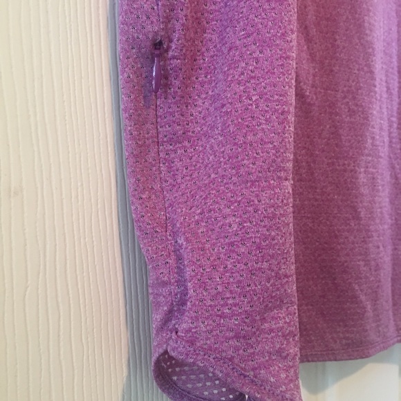 Nike dri-fit top - Picture 3 of 4